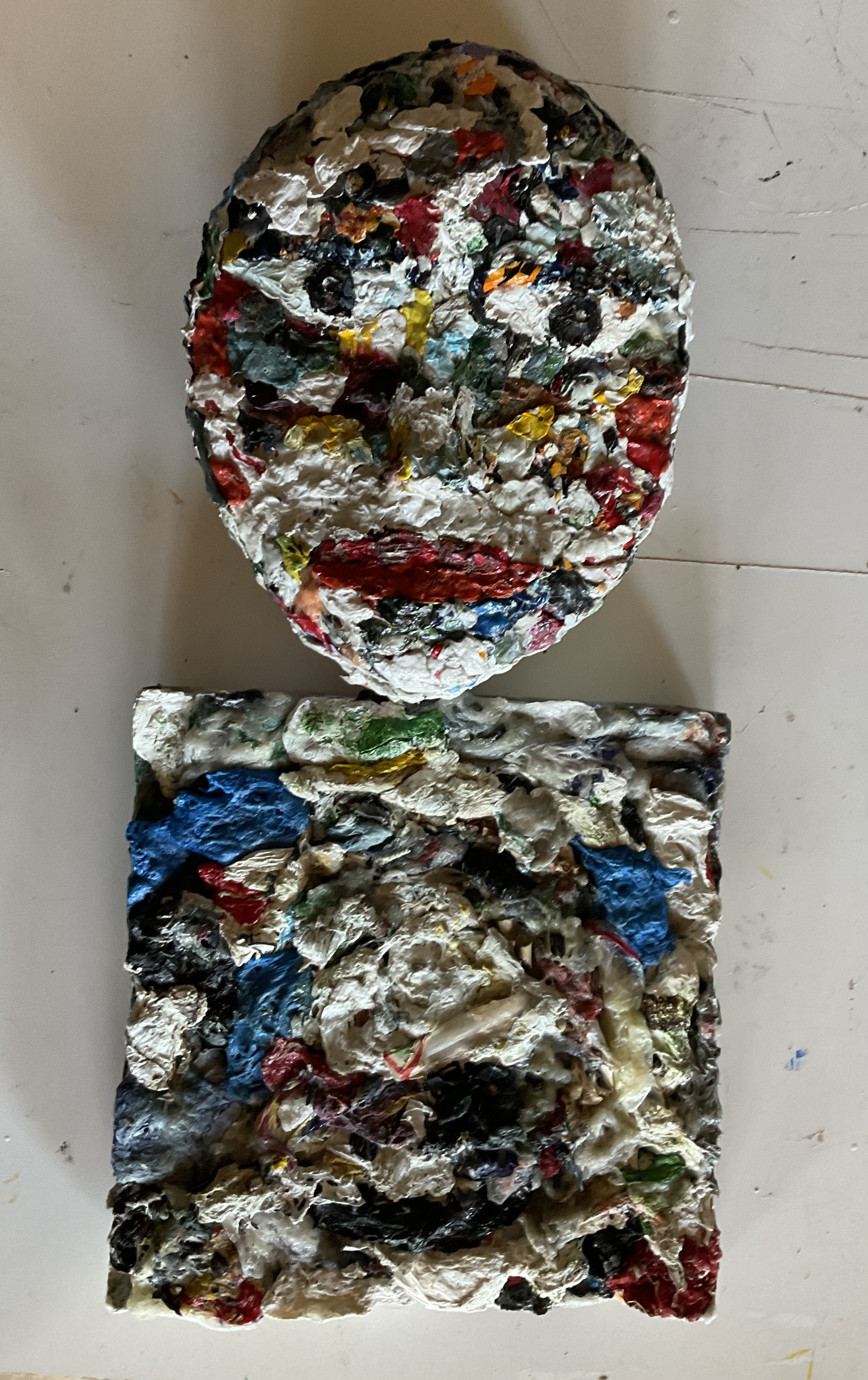 Masque-(recycling plastic-32x26cm-2022)